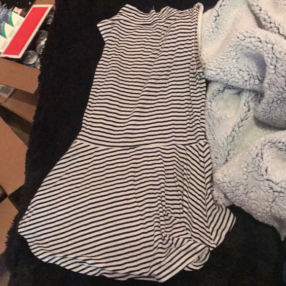 A black and white stripped shirt - Picture 3 of 3